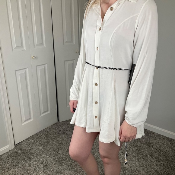 NWT White Dress with Belt - Picture 4 of 5